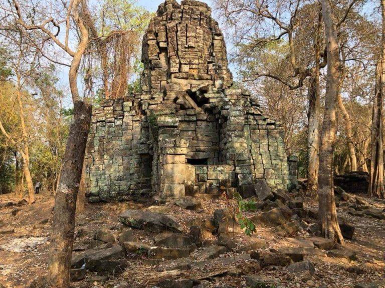 ប្រាសាទបន្ទាយឆ្មារ - ប្រាសាទបុរាណ
