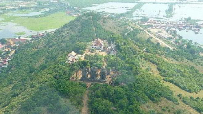 ប្រាសាទភ្នំក្រោម - ប្រាសាទខ្មែរ