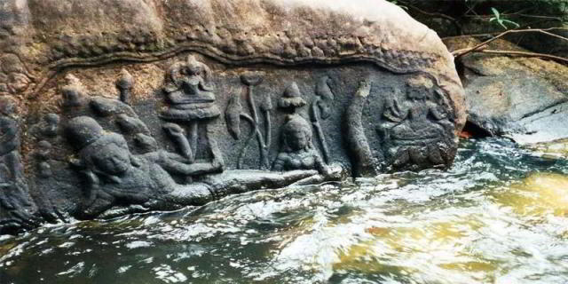 ភ្នំគូលែន - ប្រាសាទខ្មែរ
