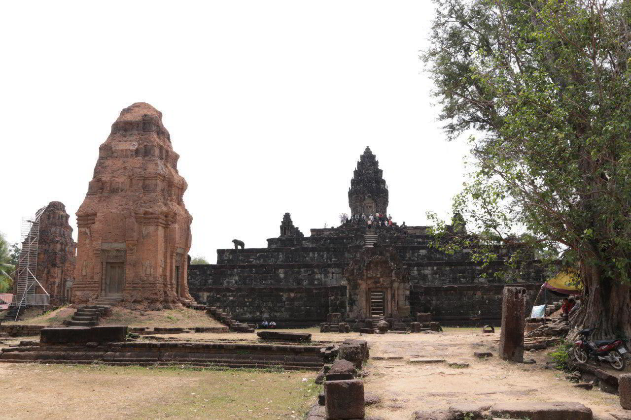 សម្ភារៈសំណង់ និងវិវត្តន៍សំណង់ប្រាសាទខ្មែរ - ប្រាសាទខ្មែរ